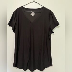 No Boundaries Black XXL V-Neck Short Sleeve Tee